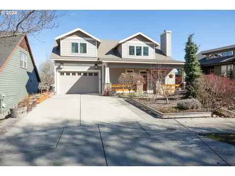 1035 Red Tail Loop, Hood River, OR 97031
