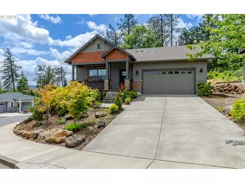 2138 37th Pl, Springfield, OR 97477