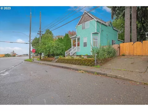 1204 NE Stafford St, Portland, OR 97211
