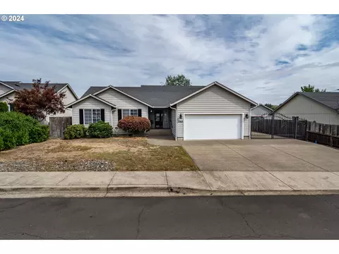 2565 Golfview Ave, Sutherlin, OR 97479