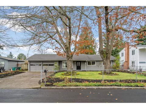 19725 SW Pike St, Beaverton, OR 97078
