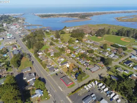 1 St SE #7801, Bandon, OR 97411