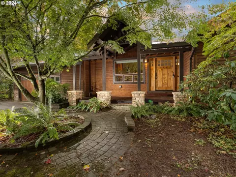 4004 NE Riverside Loop, Mcminnville, OR 97128