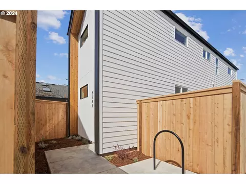 5795 SE Ramona St, Portland, OR 97206