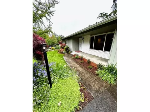 14355 SW Wilson Dr, Beaverton, OR 97008