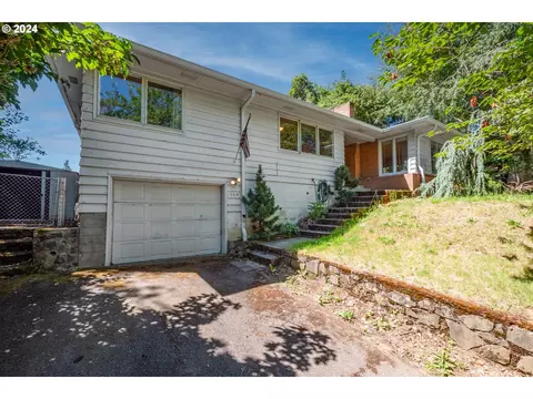1564 Burns St, West Linn, OR 97068