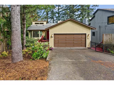 4243 SW Stephenson St, Portland, OR 97219
