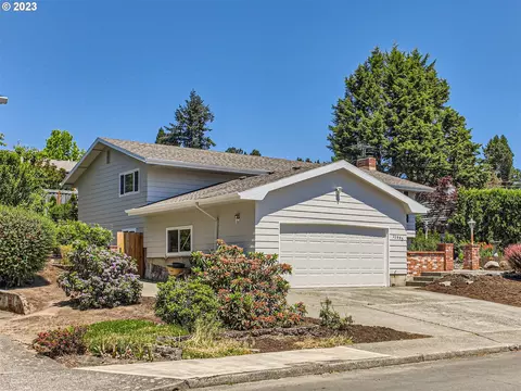 11995 NW Kearney St, Portland, OR 97229