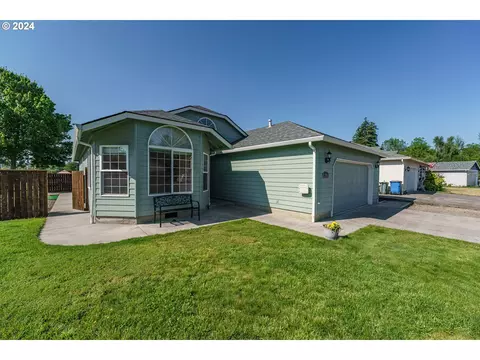 2901 NW 3rd Cir, Battle Ground, WA 98604