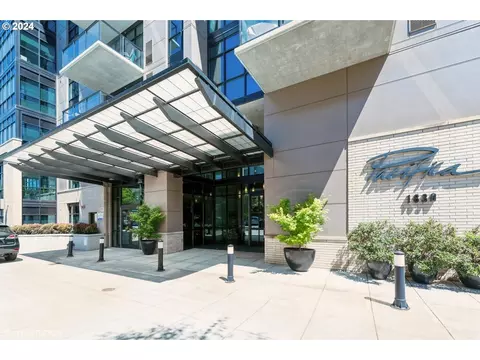 1830 NW Riverscape St #105, Portland, OR 97209