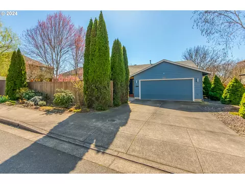 251 E 16th St, Lafayette, OR 97127
