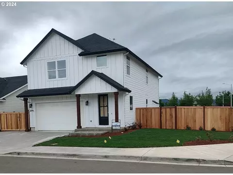 3290 Mountain Creek Ln, Springfield, OR 97478