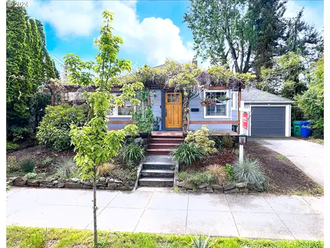 8126 SE Pine St, Portland, OR 97215