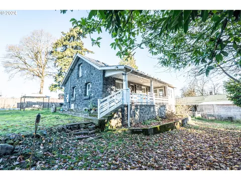 205 5 Dubois Ln, Saint Helens, OR 97051