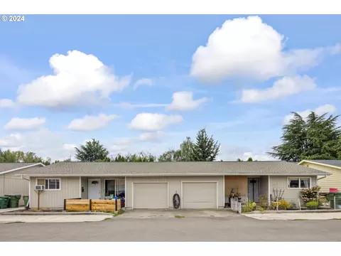 504 E 9th 10 St, Newberg, OR 97132