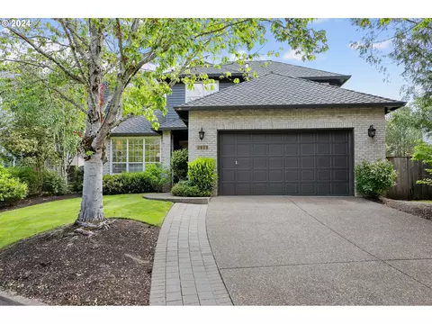 4913 Hastings Dr, Lake Oswego, OR 97035
