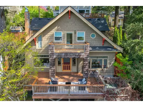 1735 SW Terrace Dr, Portland, OR 97201