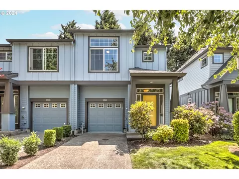 1310 SE Roundelay St, Hillsboro, OR 97123