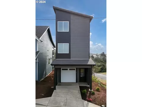 425 NW 5th St, Newport, OR 97365