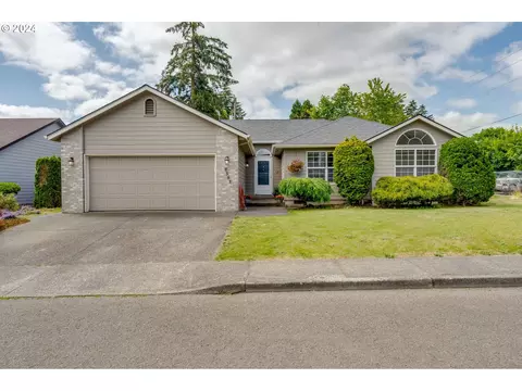 1501 NE 19th Loop, Canby, OR 97013