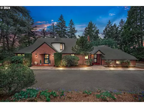 8301 SE Schwind Cir, Vancouver, WA 98664