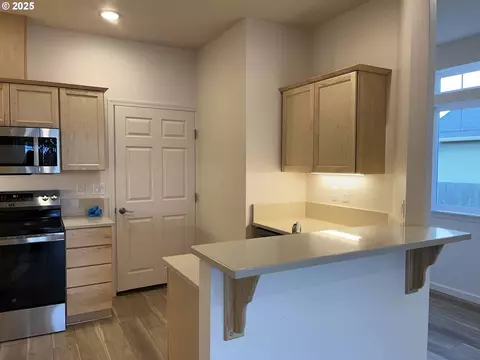 Kitchen - 1583 37th St, Florence, OR 97439 photo 1 of 3