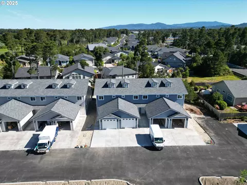 1583 37th St, Florence, OR 97439
