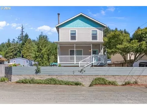 1296 Dakota St, Coos Bay, OR 97420