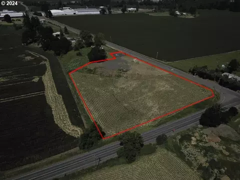 11484 Hazelgreen Rd NE, Silverton, OR 97381