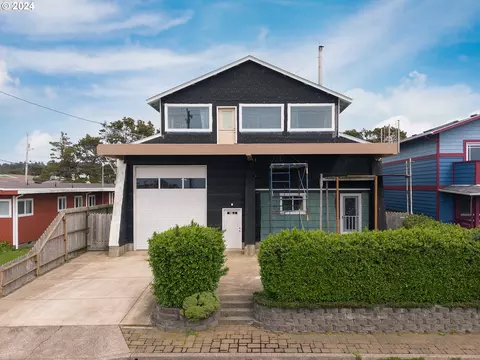 1040 NW Hurbert St, Newport, OR 97365
