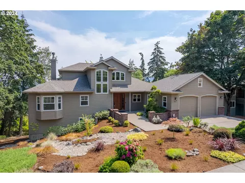 453 Dellwood Dr, Eugene, OR 97405