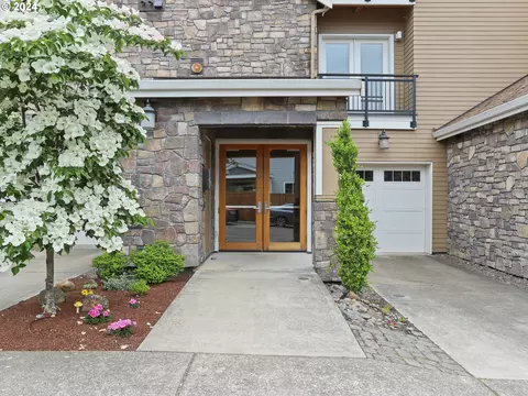 11764 SE Crested Eagle Ln, Happy Valley, OR 97086