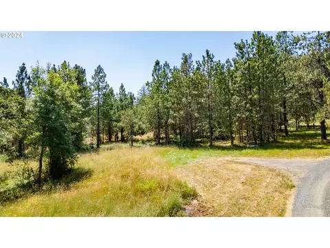 Ridgetop Dr, Eugene, OR 97405