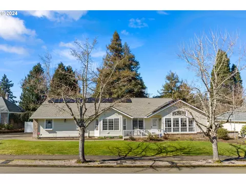 926 Clearbrook Dr, Oregon City, OR 97045