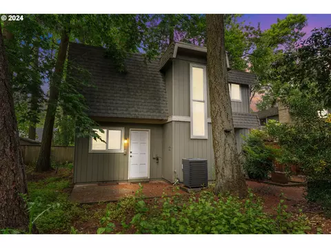 1500 Norkenzie Rd #51, Eugene, OR 97401