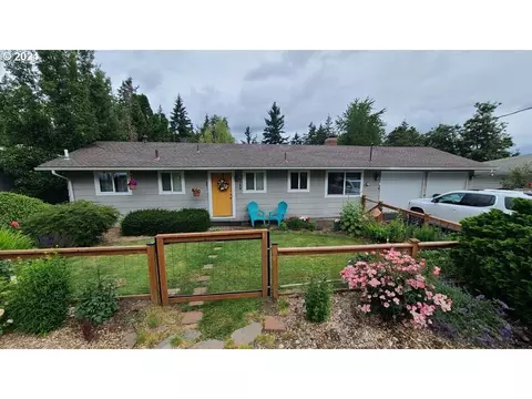 16745 NE Hassalo St, Portland, OR 97230