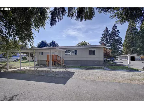 2009 Lewis River Rd #16, Woodland, WA 98674