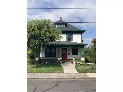 1725 SE 57th Ave, Portland, OR 97215