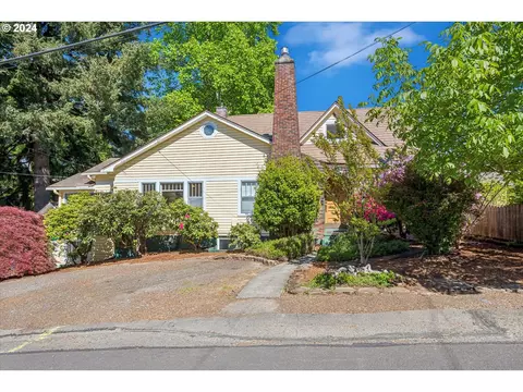 8808 SE 43rd Ave, Milwaukie, OR 97222
