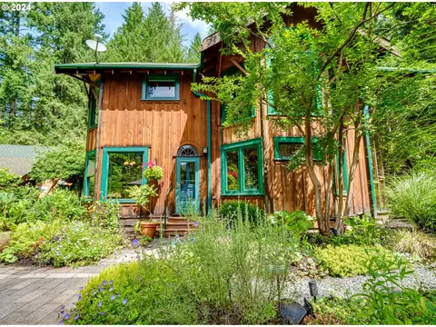 85213 Chezem Rd, Eugene, OR 97405