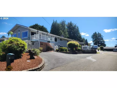 630 Crestview Dr, Reedsport, OR 97467