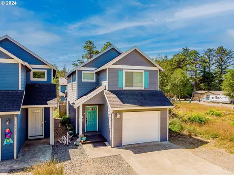 8435 S Hollyhock St, Rockaway Beach, OR 97136