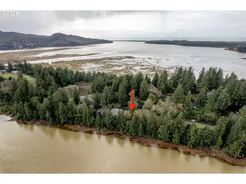 34655 Riverway Dr, Nehalem, OR 97131