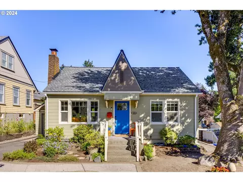 7304 SW 29th Ave, Portland, OR 97219