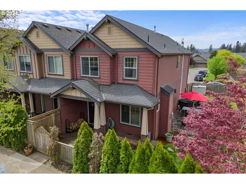 18438 Shadow Ridge Way, Oregon City, OR 97045