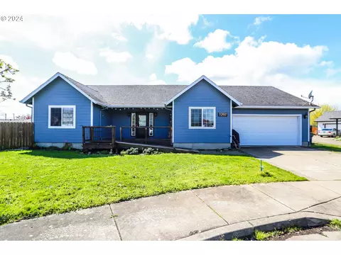 1066 Whitledge Pl, Harrisburg, OR 97446