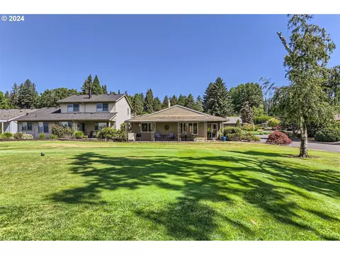 10230 SW Highland Dr, Portland, OR 97224