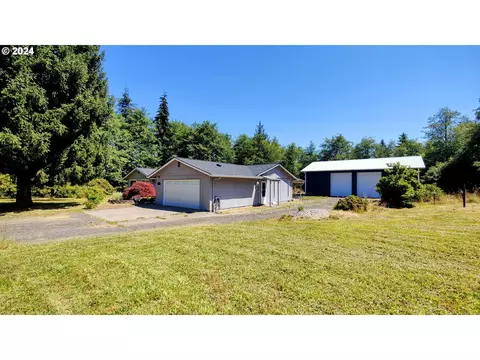 75208 Valley Ln, Clatskanie, OR 97016