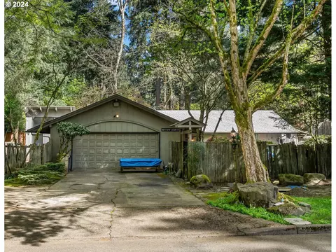 5077 SW Dawn St, Lake Oswego, OR 97035