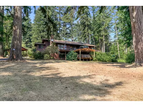950 Sweet Ln, Cottage Grove, OR 97424